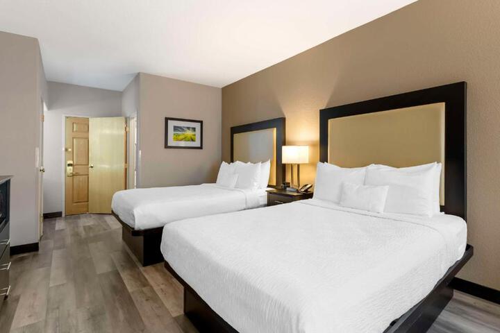 1 King Bed (1 of 2)