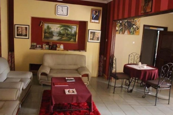 Room 18 of 48