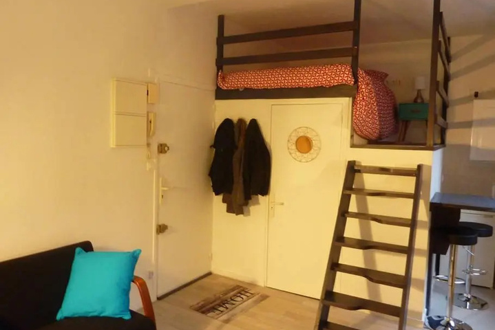 Room 2 of 12