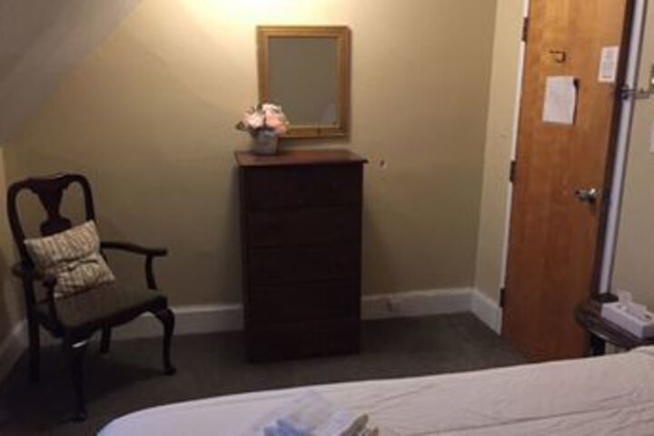 Room 22 of 48