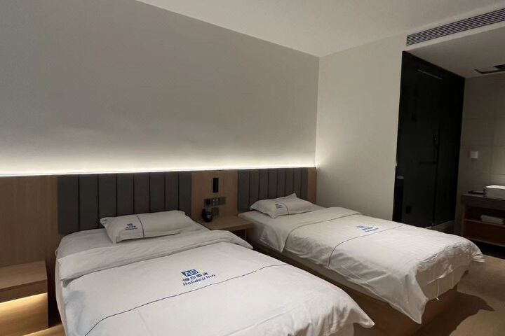 Room 16 of 20