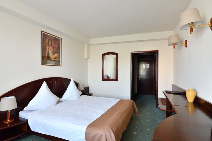 Room 15 of 58