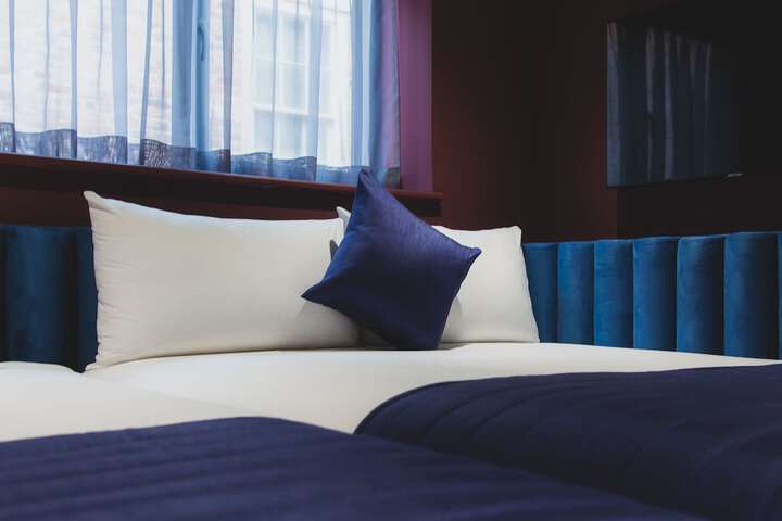 Room 12 of 36