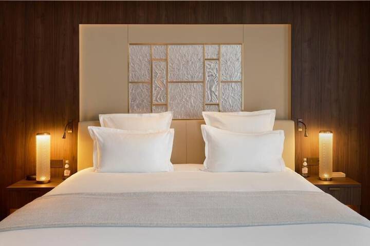 Room 28 of 62