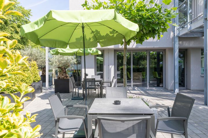 Sundeck 28 of 44