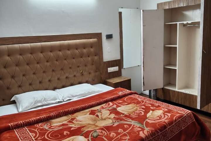 Room 9 of 22