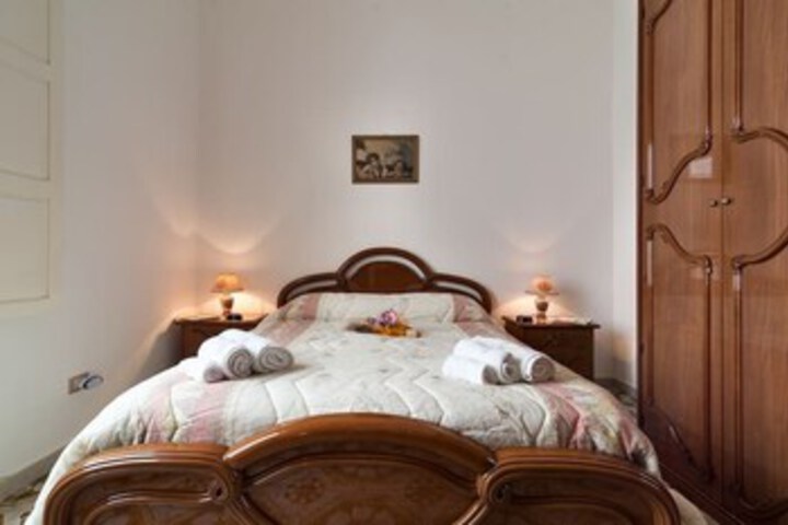 Room 15 of 27
