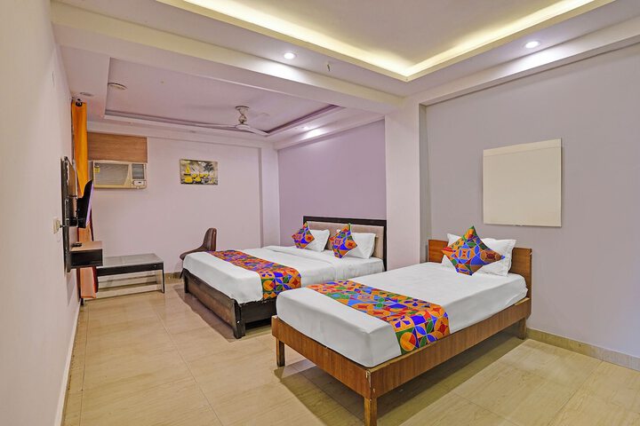 Room 10 of 25