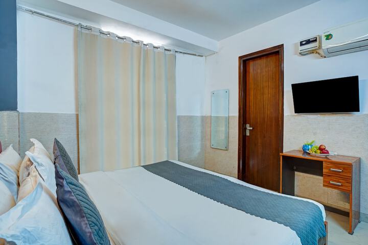 Room 32 of 54