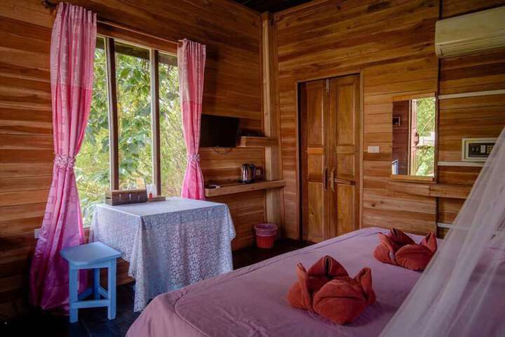 Room 4 of 35