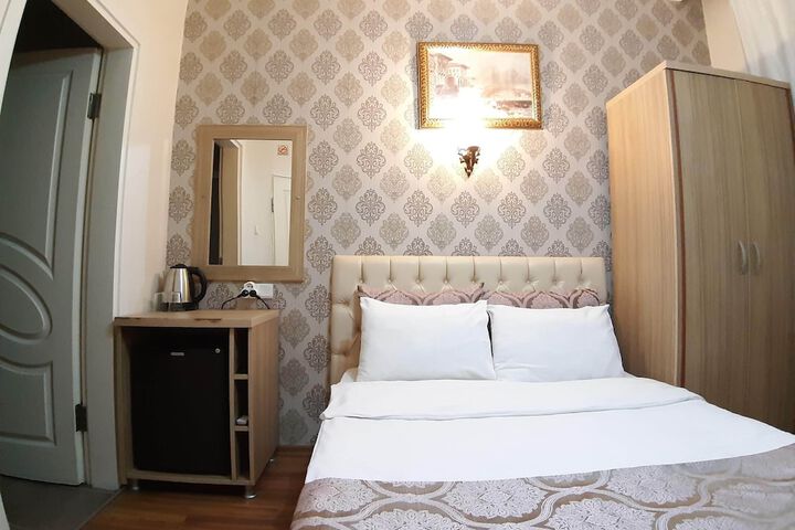 Room 33 of 123