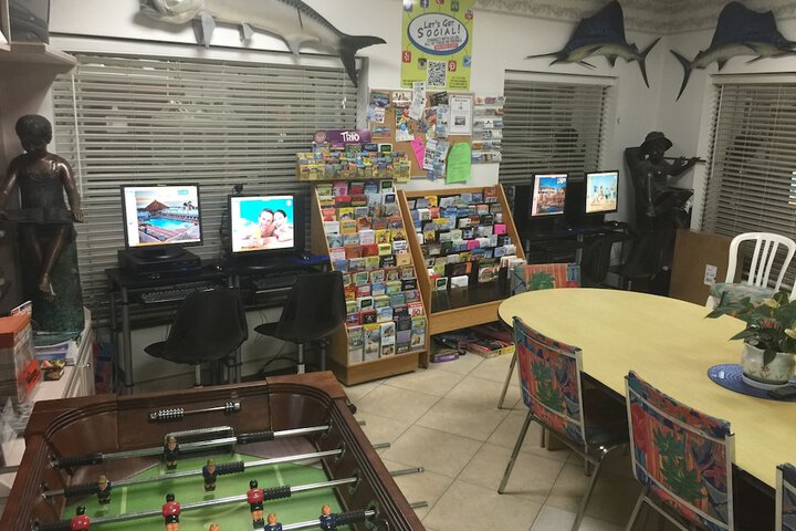 Lobby lounge