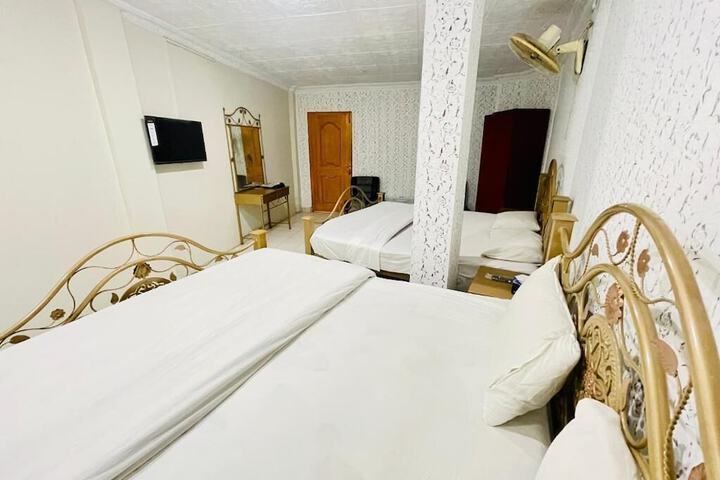 Room 7 of 25