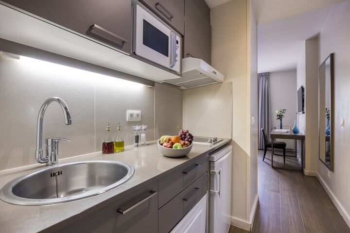 Private kitchenette