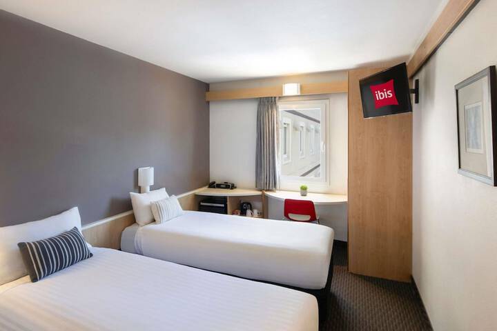 Room 28 of 70