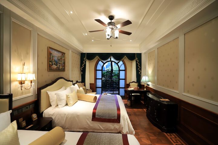 Room 43 of 111