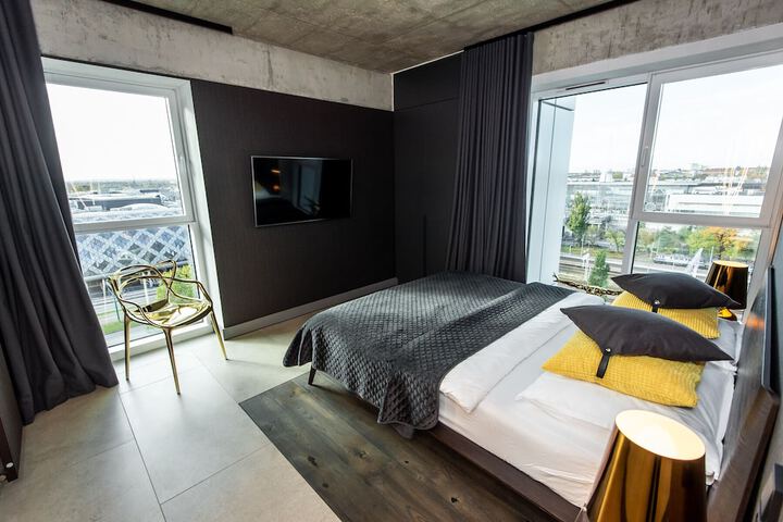 Room 38 of 155