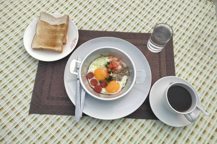 Breakfast/Coffee Service 73 of 93