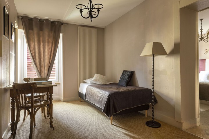 Room 9 of 44
