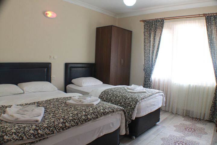 Room 10 of 30
