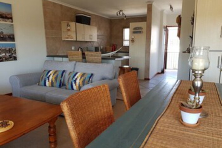 Room 9 of 14