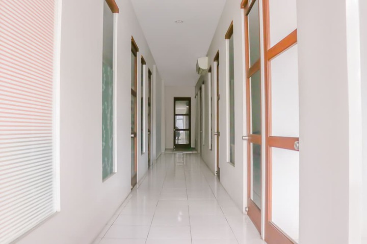 Room 12 of 21