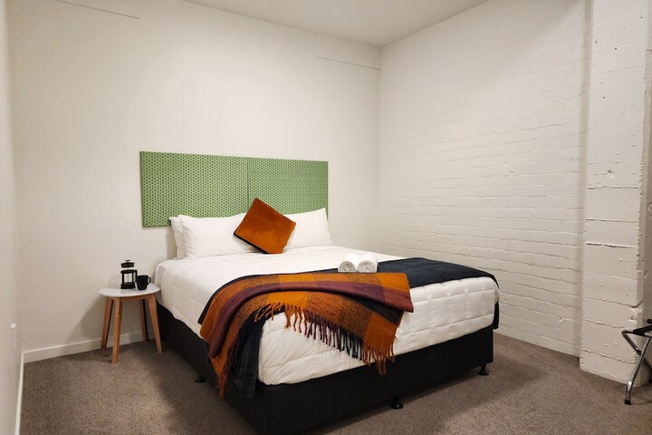 Room 5 of 123