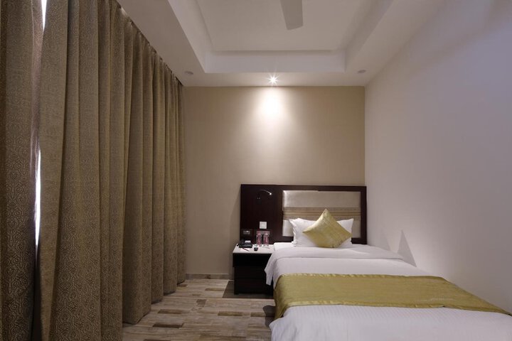 Room 16 of 43