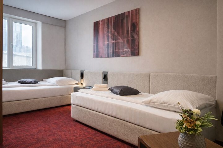 Room 46 of 96