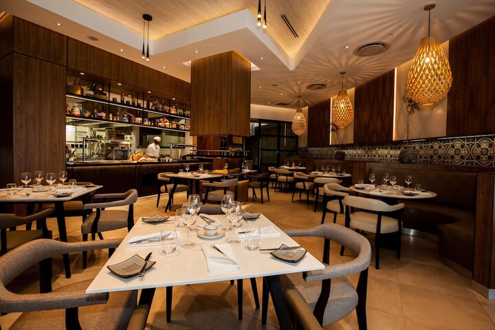 Dining 200 of 309