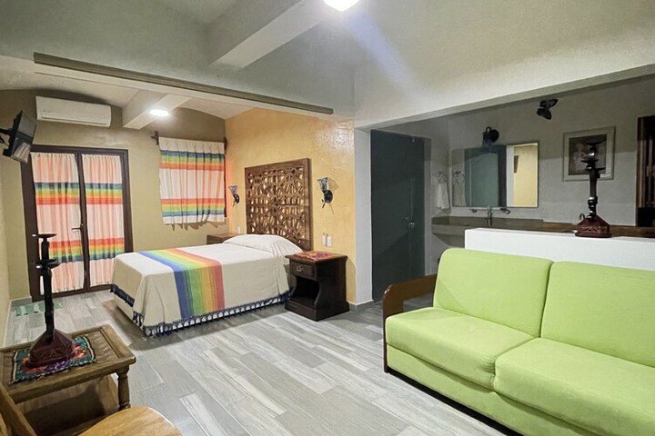Room 25 of 47
