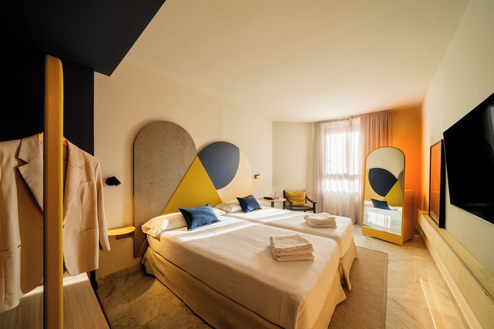 Room 74 of 265