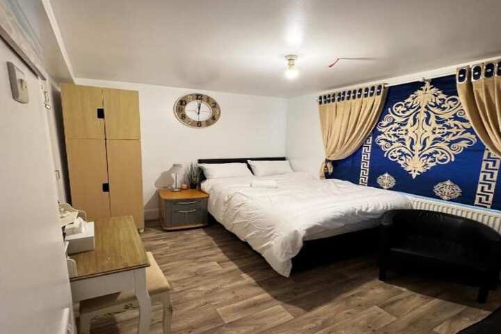 Room 17 of 23