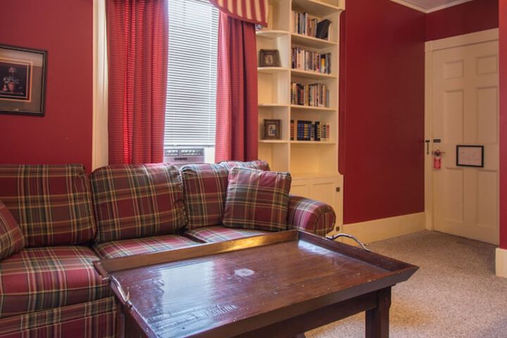 Basic King Bed (4 of 8)