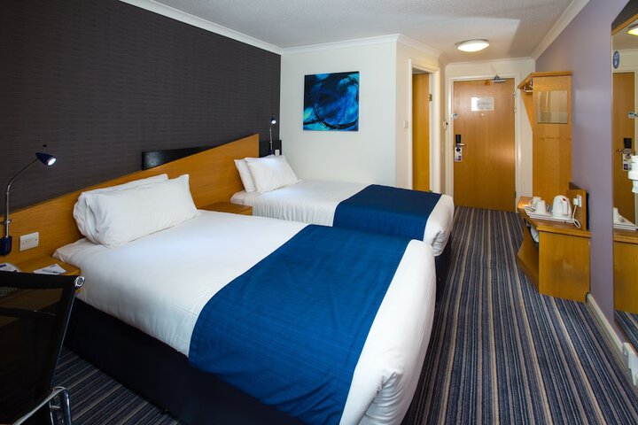 Room 10 of 51