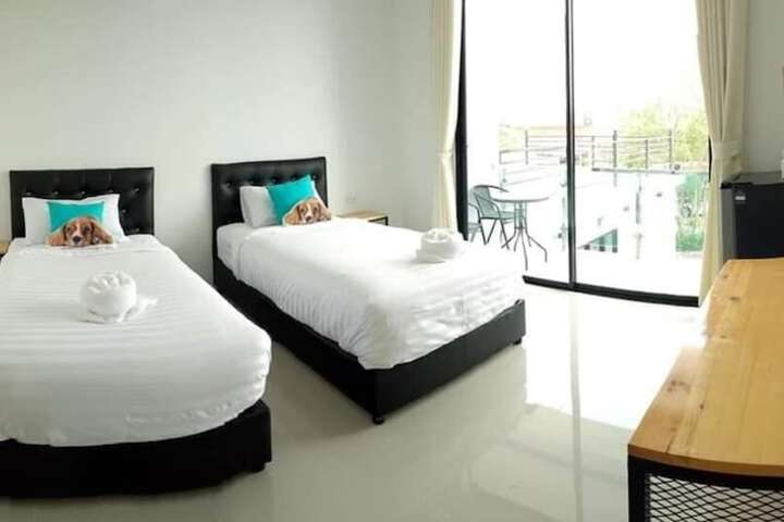 Room 7 of 16