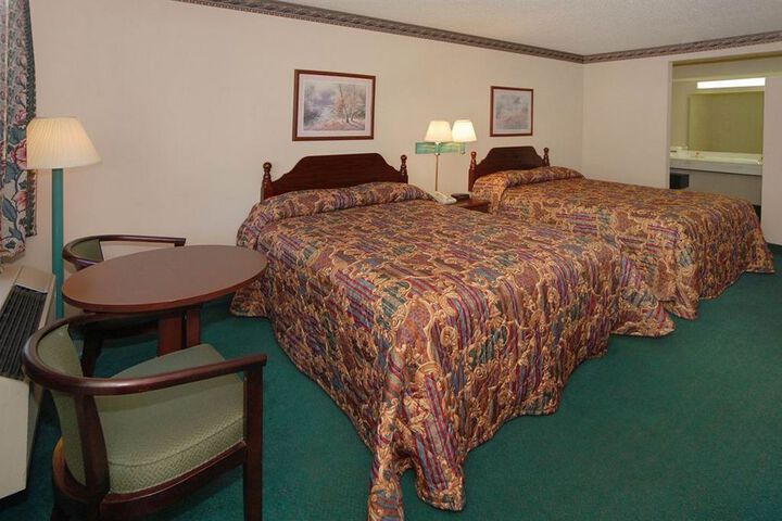 Room 6 of 10