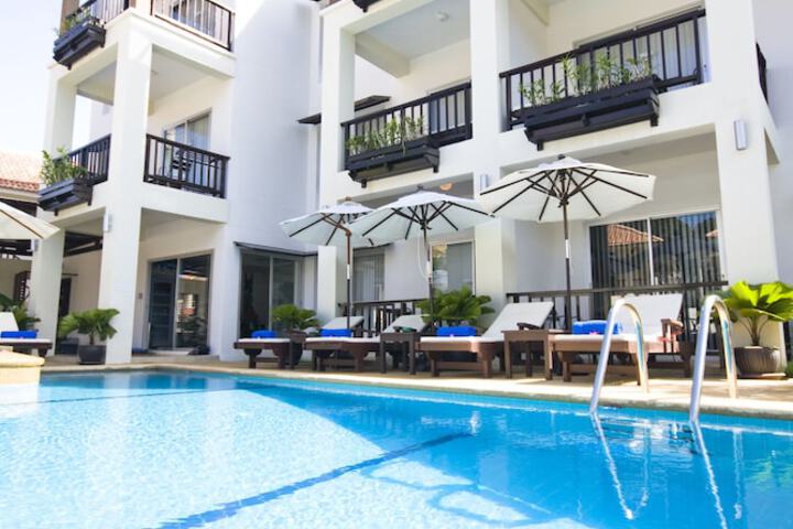 Pools & Facilities