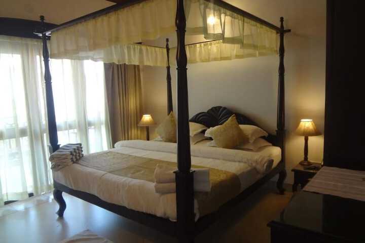 Room 11 of 35
