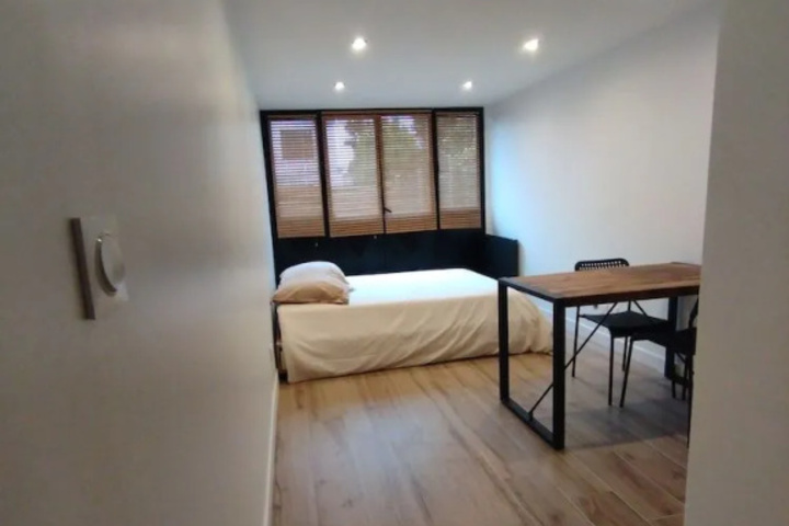 Room 6 of 15