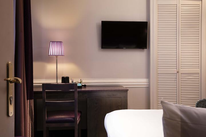 Room 17 of 29