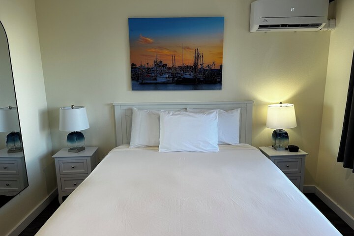 Room 3 of 80