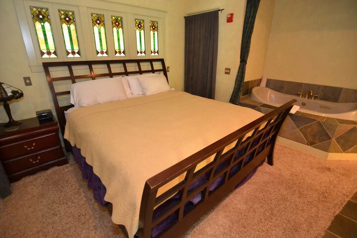 Room 2 of 63