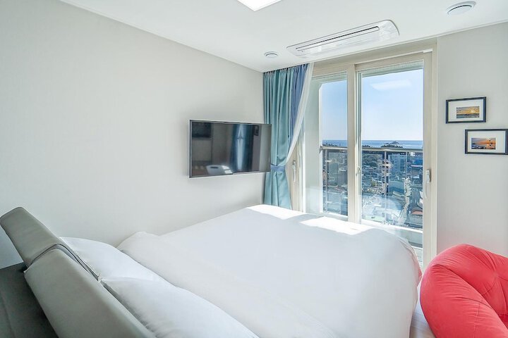 Room 121 of 640