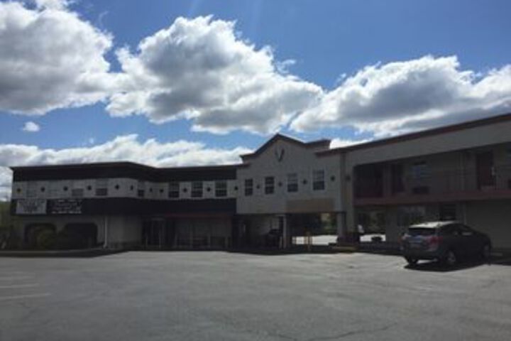 Exterior of Express Inn