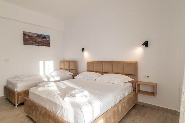 Room 95 of 163