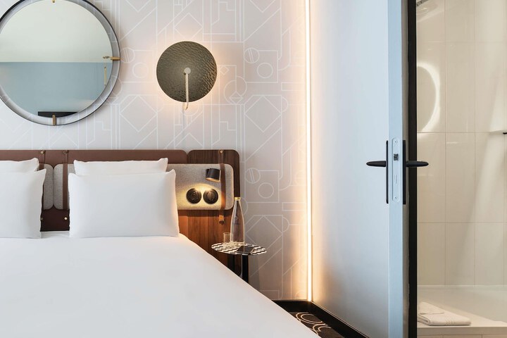 Room 27 of 80