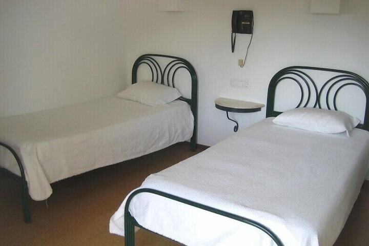 Room 10 of 37