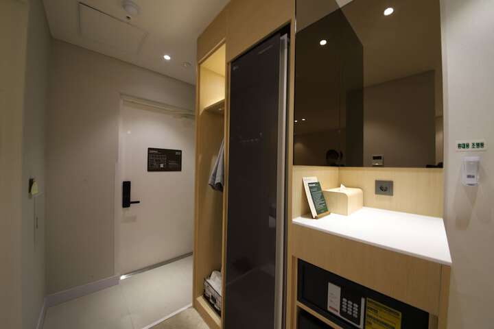 Room 31 of 71