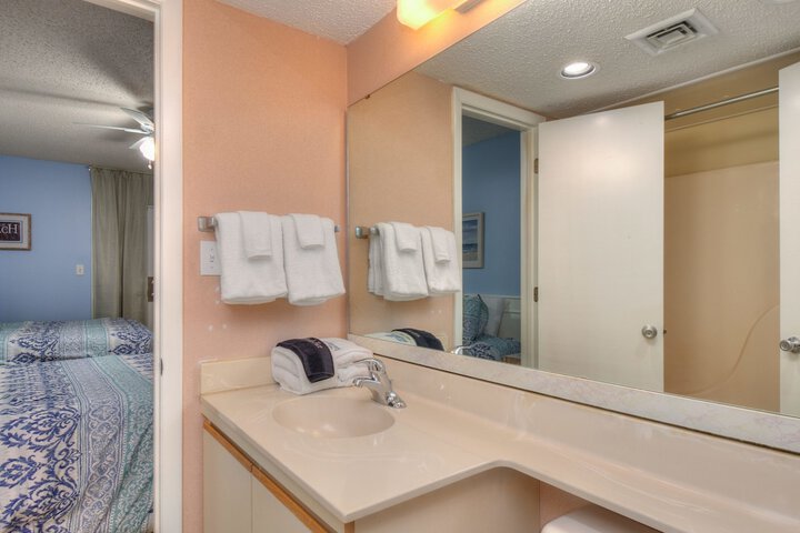 Room 11 of 17